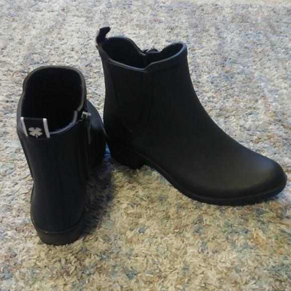 lucky waterproof boots